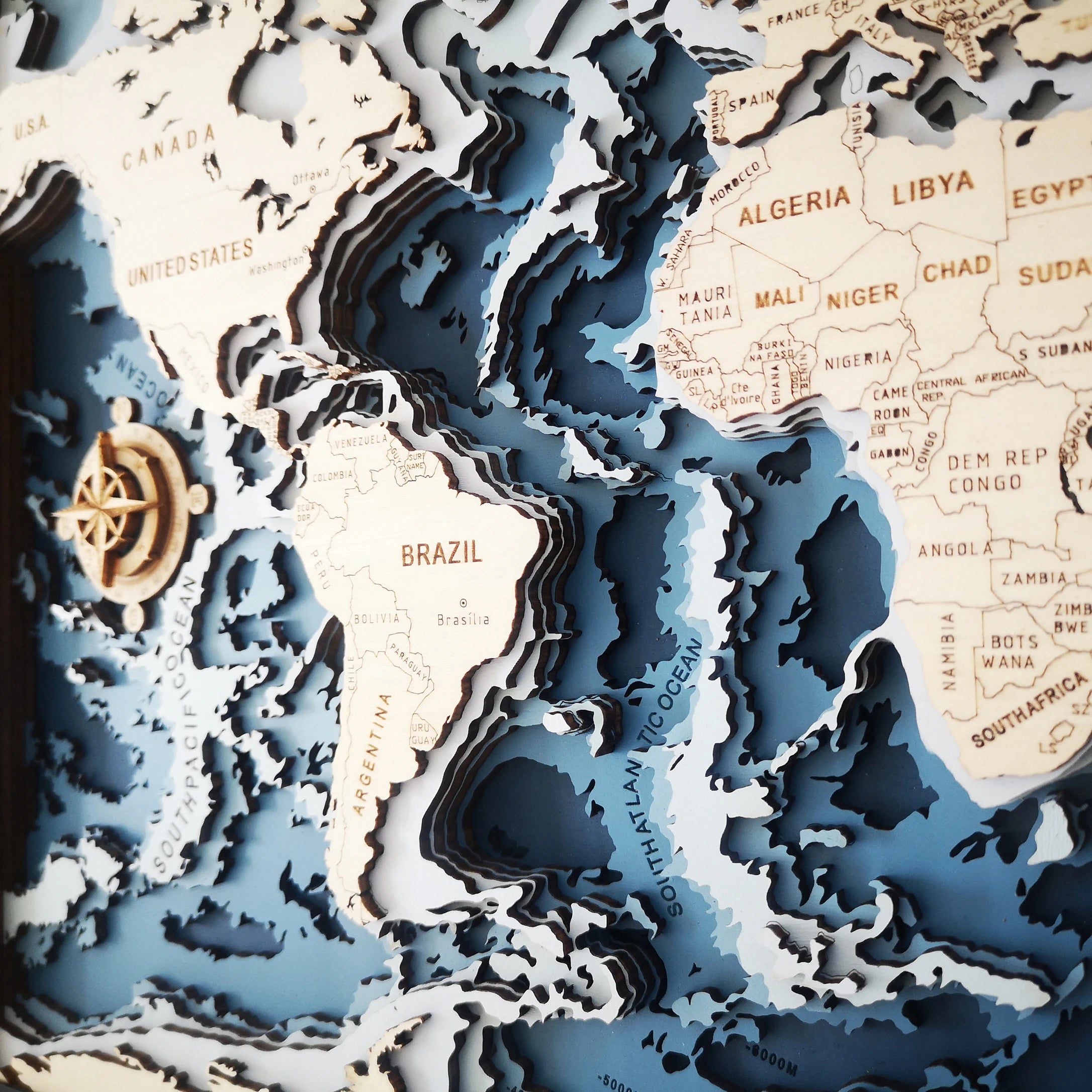 Carte du Monde et fonds marins 3D en Bois