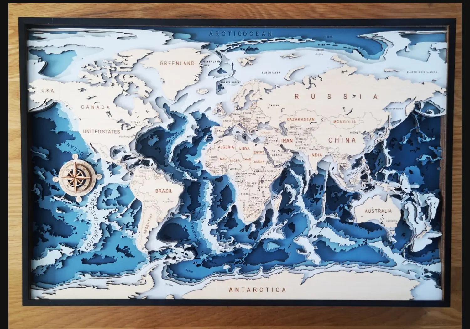 Carte du Monde et fonds marins 3D en Bois